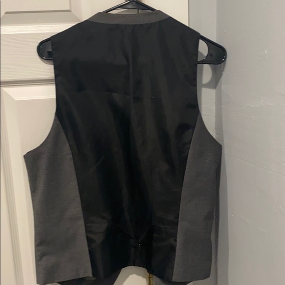 H&M men’s Casual Vest - Picture 3 of 3